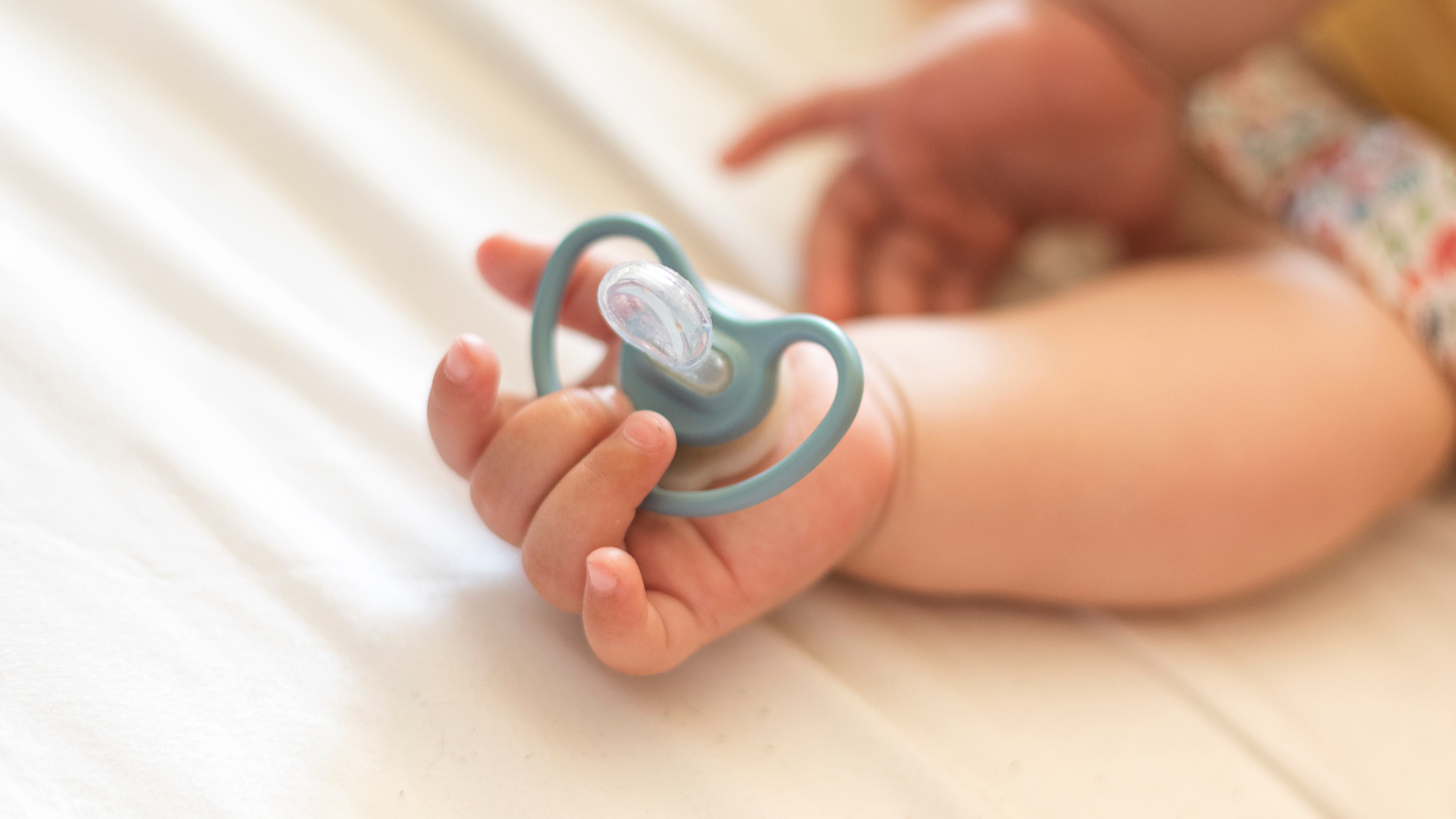 Cumis búcsú: hogyan és mikor engedjük el a cumit?